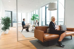 integrar muebles nórdicos en oficina