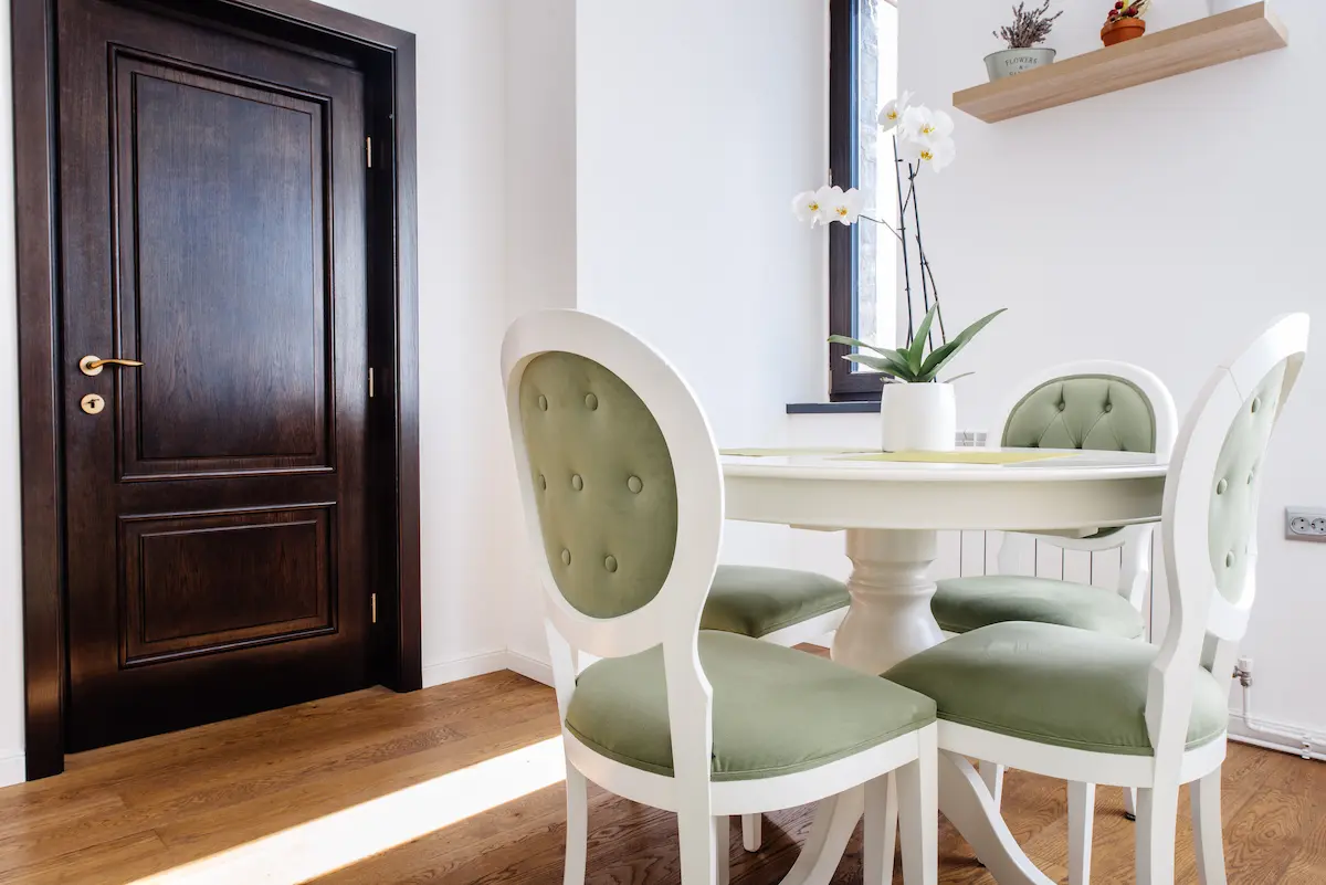 combinar muebles modernos con vintage